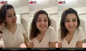 İlayda Açıkça Genç Kızın Odasında Canlı Yayın İfşa Videoları