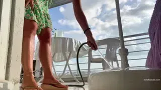 Karolin Fişekçi ifşa delirttin milleti Üstüne su döküp balkon yıkıyor İfşa Videoları