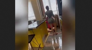 Dilek Kaya ve onun o kadar insanoğlu hizmetkarlarına kedi yemesi yiyorlar