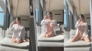 Zeydcarey ayna karşısında dildoyla çıplak bir şekilde oynuyor