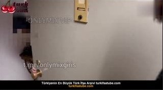Çarşaflı karısını Amerikalılara siktirdi