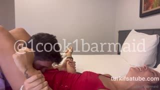 1cook1barmaid (Şima Simal) çiftinin Onlyfans ifşa videosu – Dayanamadım… kırmızı ona çok yakışıyor❤️‍