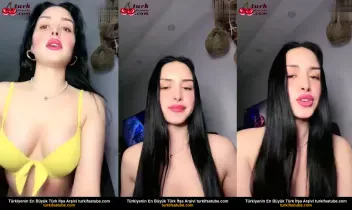 Ceren Queen'ün Çıplak Kızla Meme Temalı Yayını