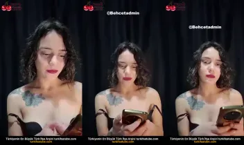 Sude Çıplak Görünüme Devam Ediyor