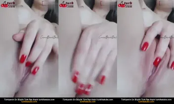Ceren Berkbal'ın ifşa edilmesi HD yakın çekim amcık parmakları