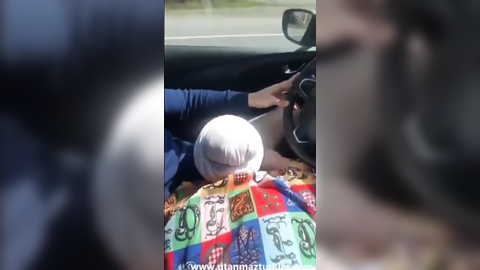Muhtarın türbanlı kızını açık havada sikti